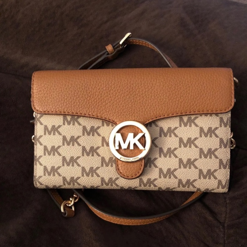 Michael kors wallet on chain